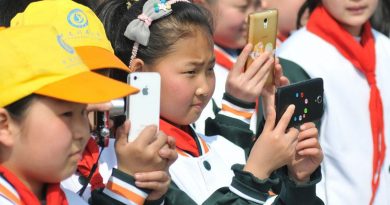 China quer limitar o uso de celulares por crianças para 2h/dia
