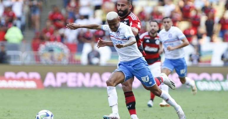 Com uma arbitragem tendenciosa, no Maracanã, Bahia perde para o Flamengo e segue na zona de rebaixamento