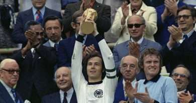 Franz Beckenbauer, lenda do futebol mundial, morre aos 78 anos